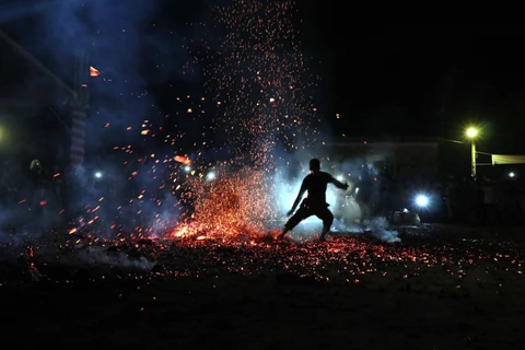 Fire jumping ritual - Mysterious dance of Pa Then ethnic minority