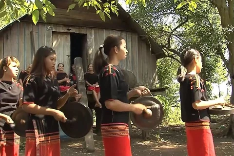 Unique female gong team in Central Highlands