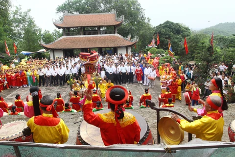 Doi Son pagoda festival in Ha Nam province