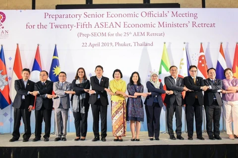 ASEAN economic ministers discuss RCEP negotiations 