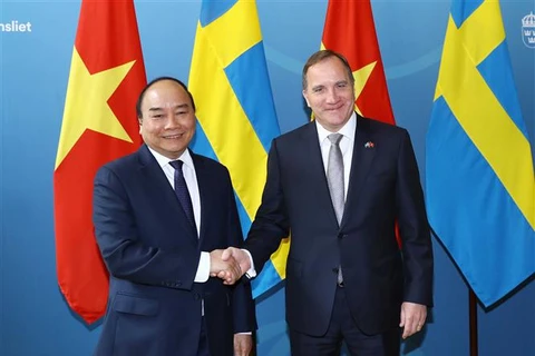 Vietnamese, Swedish PMs hold talks