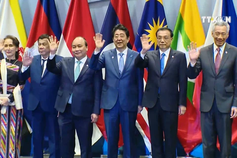 Vietnam consolidates solidarity within ASEAN 