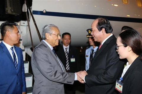 Malaysian PM pays visit to Vietnam