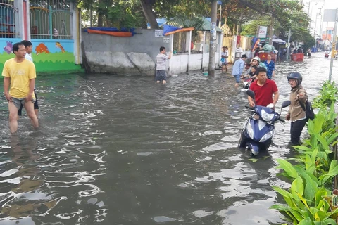 Southern region suffers from high tide peaking