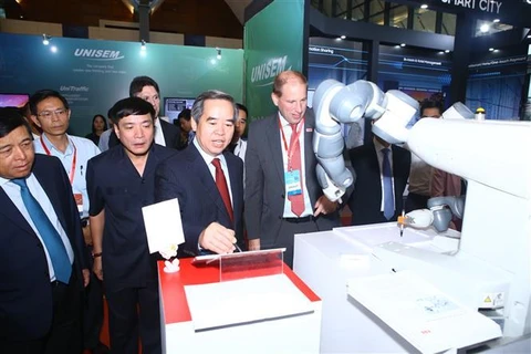 Industry 4.0 Summit 2019 opens in Hanoi