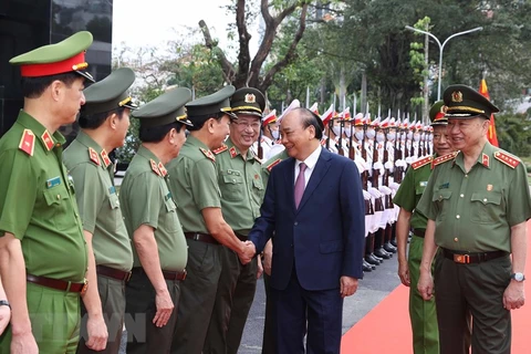 PM Nguyen Xuan Phuc attends 76th national conference of public security forces