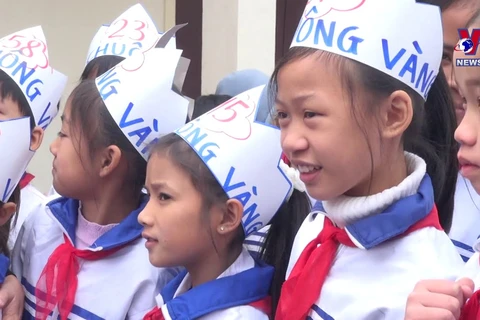 Christmas comes to Catholic students in Nghe An