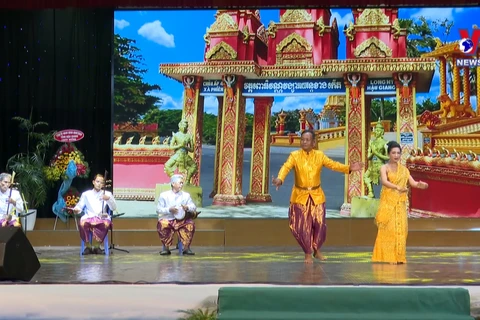 Folk singing of Khmer people honoured as national cultural heritage