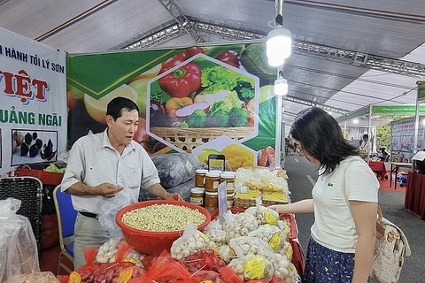 Fruit, farm produce week underway in Hanoi