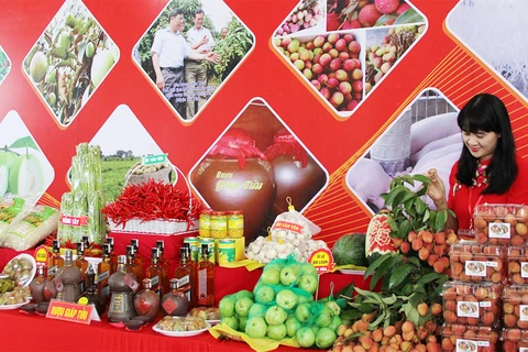 Bac Giang helps farmers sell products on digital platforms