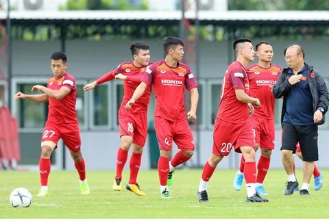 Vietnam’s squad takes on final training session in Thailand