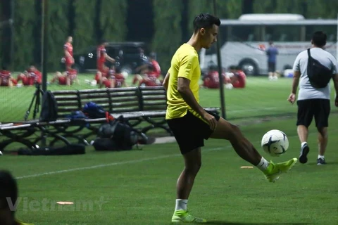 Vietnam runs into Malaysia prior to match 