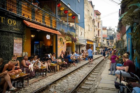 Coffee shops on Hanoi’s train street shut down