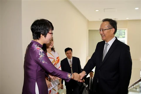 VNA, Xinhua enhance ties