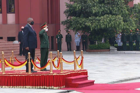 Vietnam, US enhance defence ties