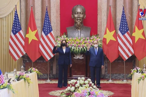 President Nguyen Xuan Phuc receives US Vice President