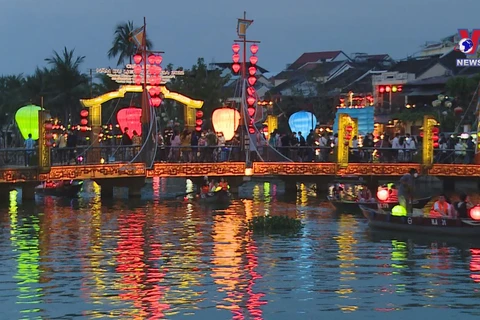 Vietnam greets nearly 1.9 million foreign visitors in nine months