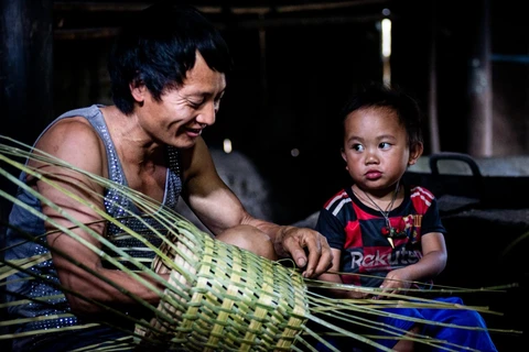 Rattan buckets - Indispensable part of Mong ethnic group's lives