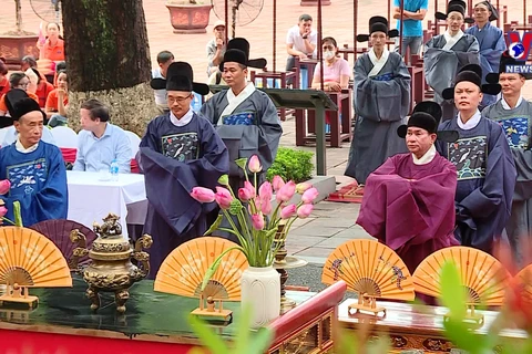 Re-enactment of Doan Ngo Festival waxes nostalgic