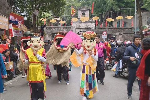 Traditional Tet rituals take place in Hanoi Old Quarter