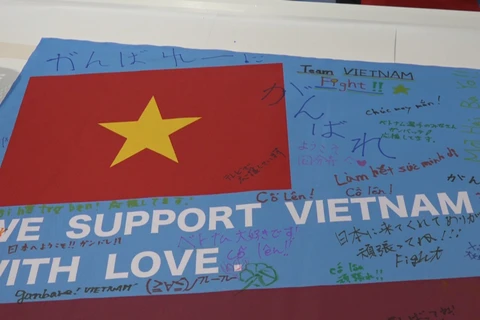 Japanese people cheer on Vietnam's ParaGames athletes