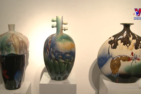 Exhibition boats essence of Vietnamese ceramic arts