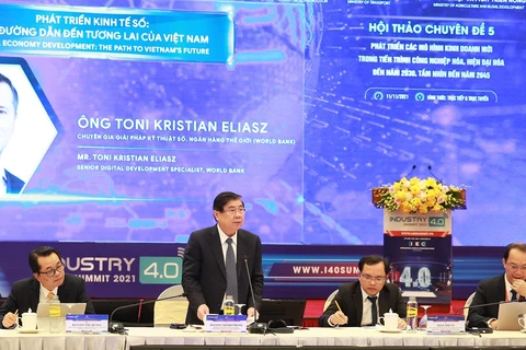 The conference on development of new business models in the industrialisation and modernisation process by 2030 with vision until 2045 held on November 11. (Photo: VietnamPlus)