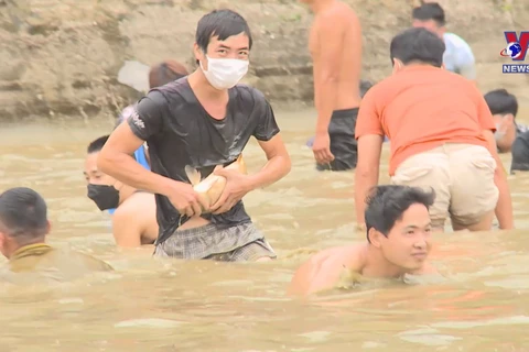 Unique hand fishing festival in Tuyen Quang