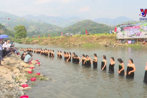 Hair-washing festival a cultural feature of White Thai people