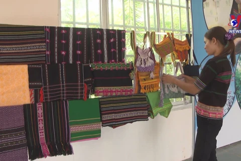 Ethnic minorities in Dak Nong preserve brocade weaving