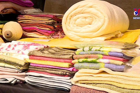 Restoring popularity of silk products