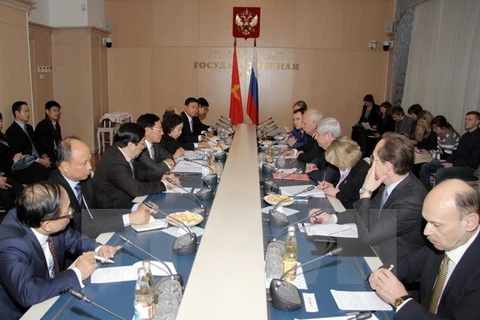 Vietnamese, Russian FMs seek to step up ties 