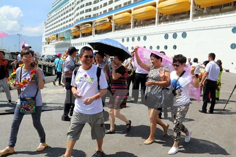 Bahamas-flagged luxury liner docks in Thua Thien-Hue 