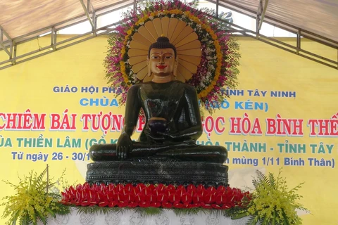 Jade Buddha statue arrives in last Vietnamese destination