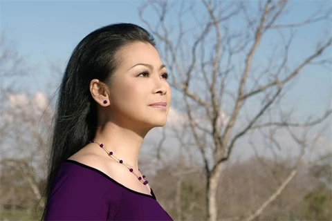 Vietnamese-American singer returns for first live show