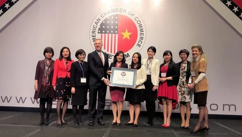 Microsoft Vietnam gets AmCham award 