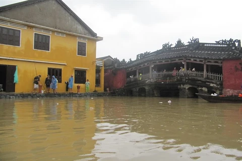 Flooding limits travel in Hoi An ancient city