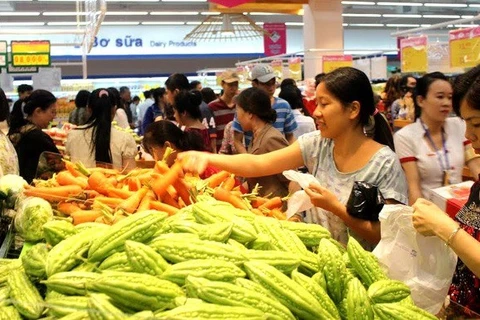 Hanoi strengthens food safety inspection