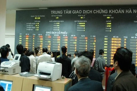 Bank, steel stocks pull down Vietnam’s bourses