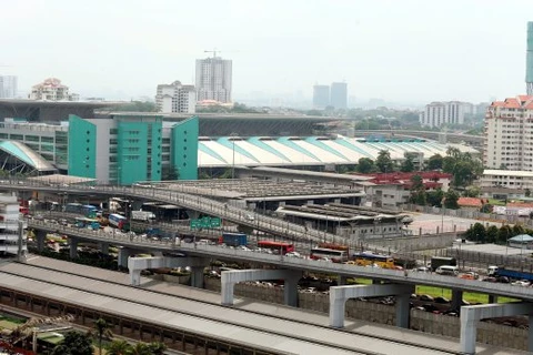 Singapore imposes road charge on foreign-registered cars