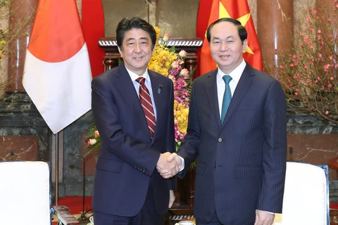 Abe thanked for devotion to Vietnam-Japan partnership