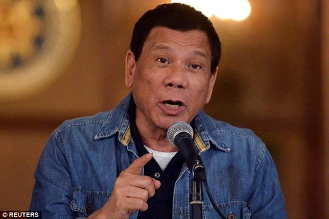 Duterte tells US not to store weapons in Philippine military camps