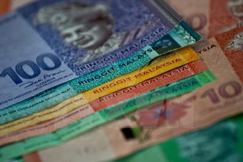 Malaysia considers taking measures to stablise ringgit