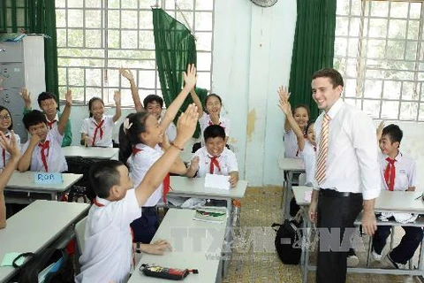 Bac Giang to allow foreign teachers to teach English at schools