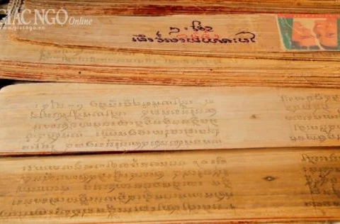 Khmer writing on “buong” leaf gets national intangible heritage status
