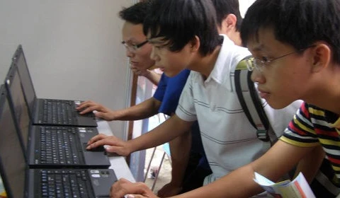Vietnam strives to up Internet oversight