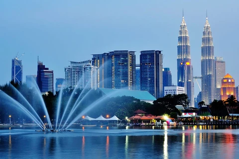 Malaysia targets 114 billion ringgits in revenue from tourism