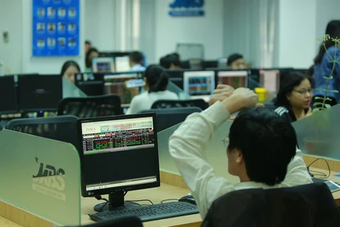 VN-Index ends four-day rally