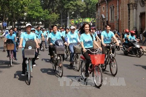 HCM City launches Earth Hour 2017