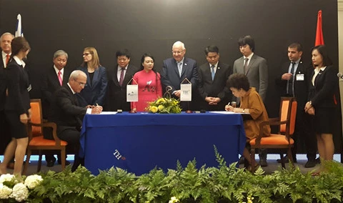 Vietnam, Israel businesses sign health care cooperation deal 